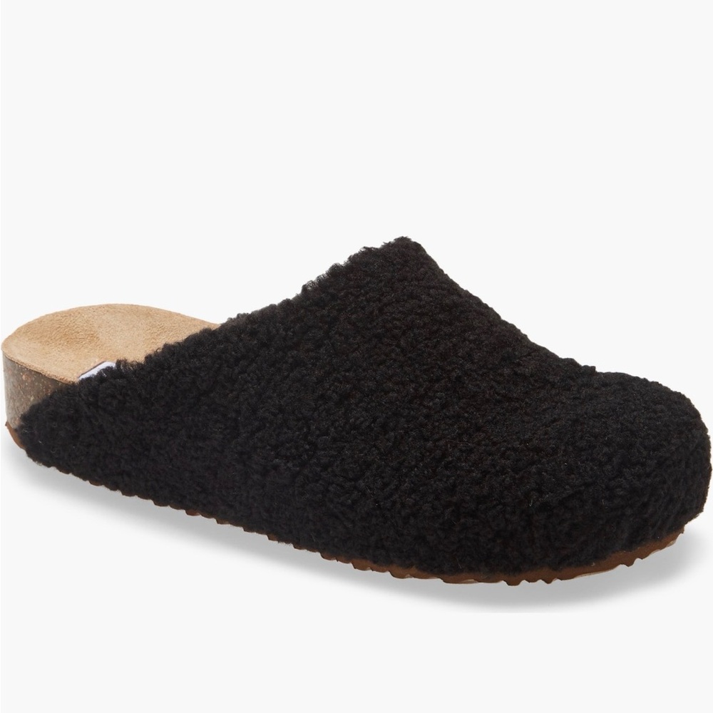 Sherpa style clogs